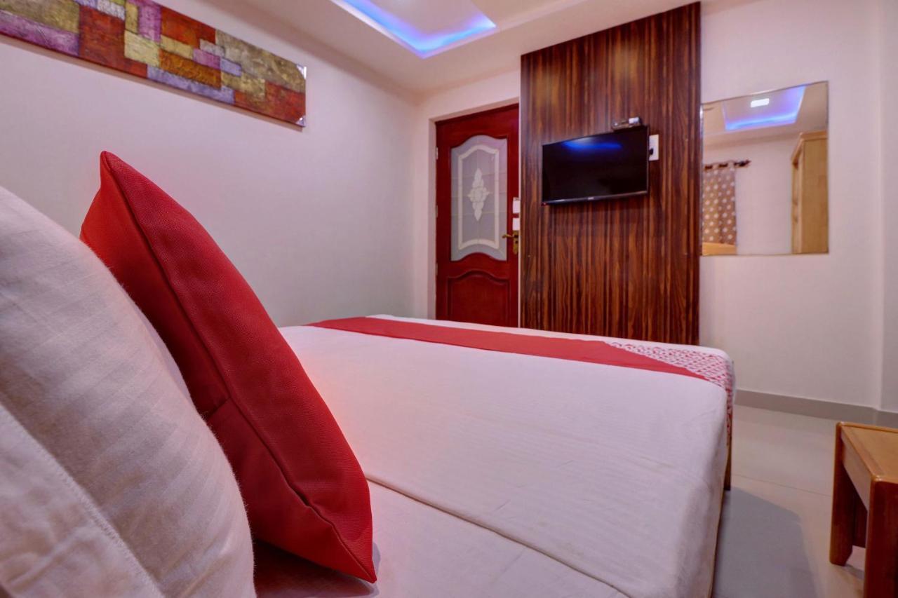 Oyo 24245 Dv Residency Hotel Bhadravati Exterior foto