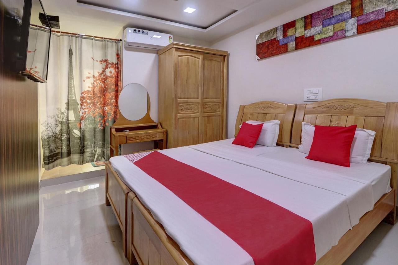 Oyo 24245 Dv Residency Hotel Bhadravati Exterior foto