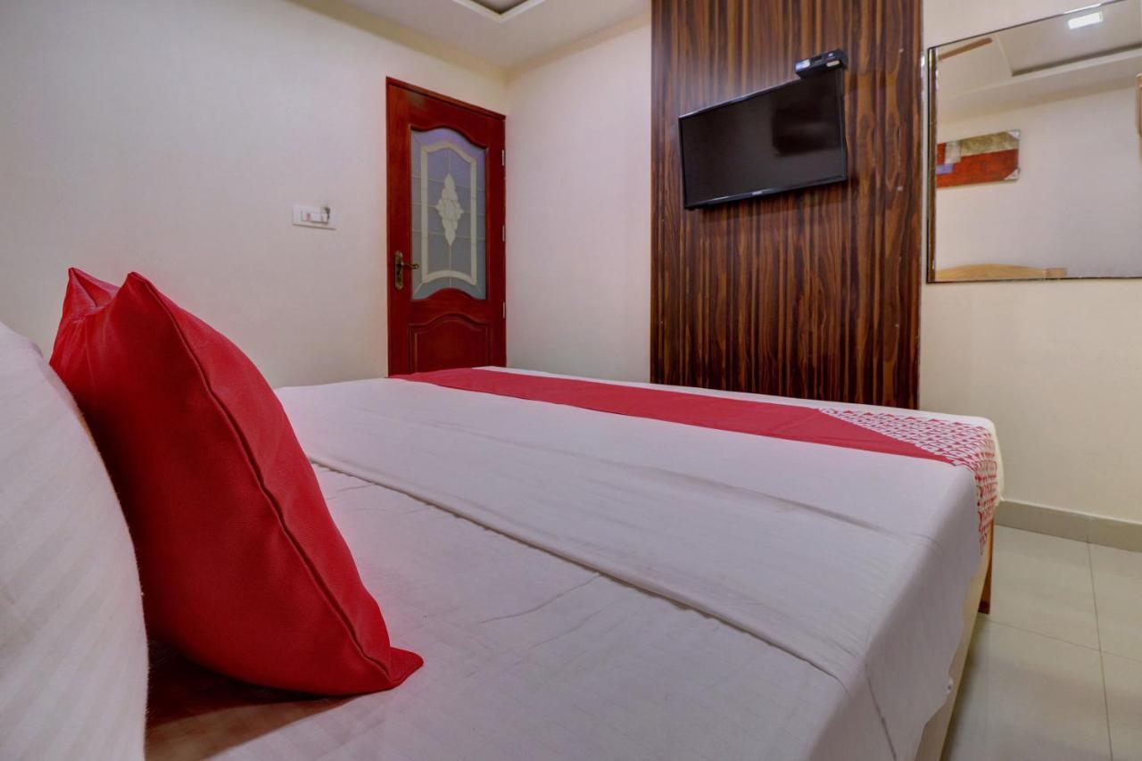 Oyo 24245 Dv Residency Hotel Bhadravati Exterior foto